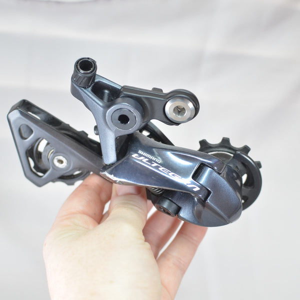 VG++ Shimano Ultegra R8000 RD-R8000-GS Medium Cage 11 Speed Rear Derailleur
