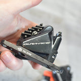 Shimano Dura Ace 9100 BR-R9170 Flat Mount Disc Brake Pair