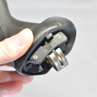 Shimano 105 5700 ST-5700 左/前 2x 双 STI 变速杆，黑色，8/10 VG
